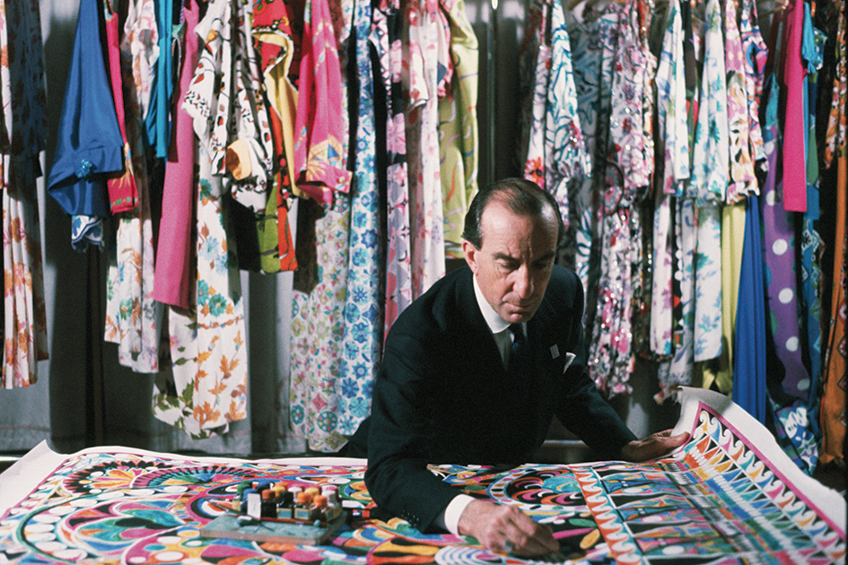 Emilio Pucci and models in his early years as a fashion designer, 1950s : r/ EmilioPucci