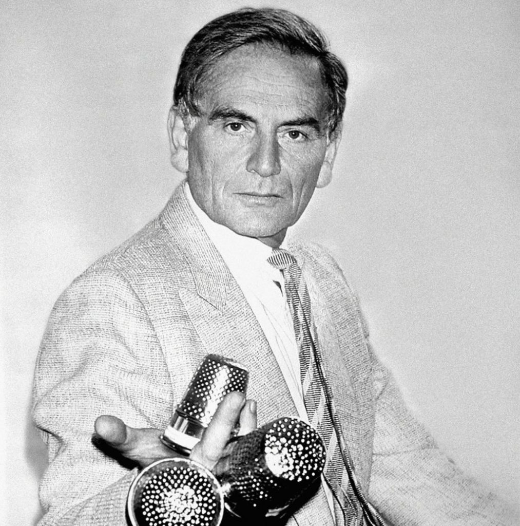 3 time winner of the Gold Thimble of French Haute-Couture 1977_pierre cardin